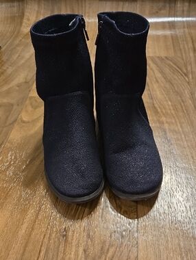 Women's Black Ankle Boots - Sleek Zipper Design